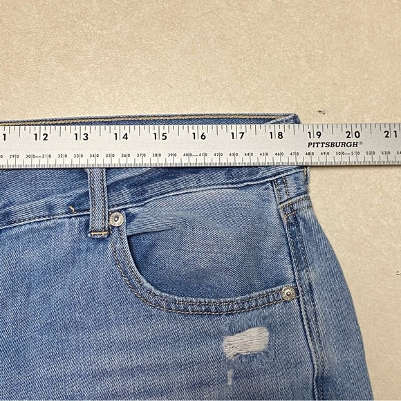 American Eagle Distressed Mom jeans Light wash Size Plus Size 18 Regular - Picture 10 of 16